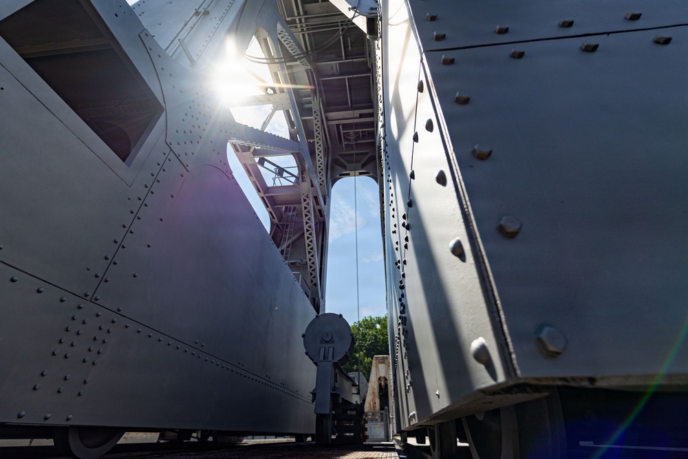 A Tale of Two Cranes: Pittsburgh District Rehabilitates 1942-Era Flood Mitigation Machinery