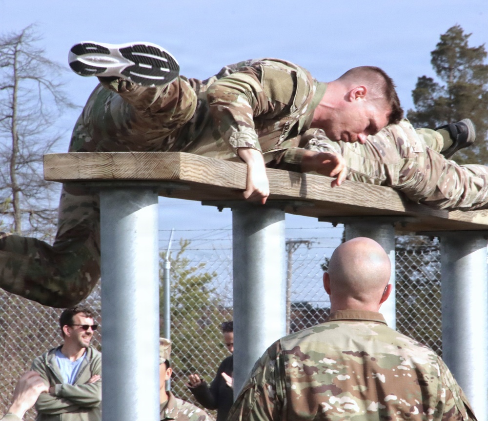 U.S. CIOR MILITARY COMPETITION TEAM OBSTACLE COURSE TRAINING AT JB MDL