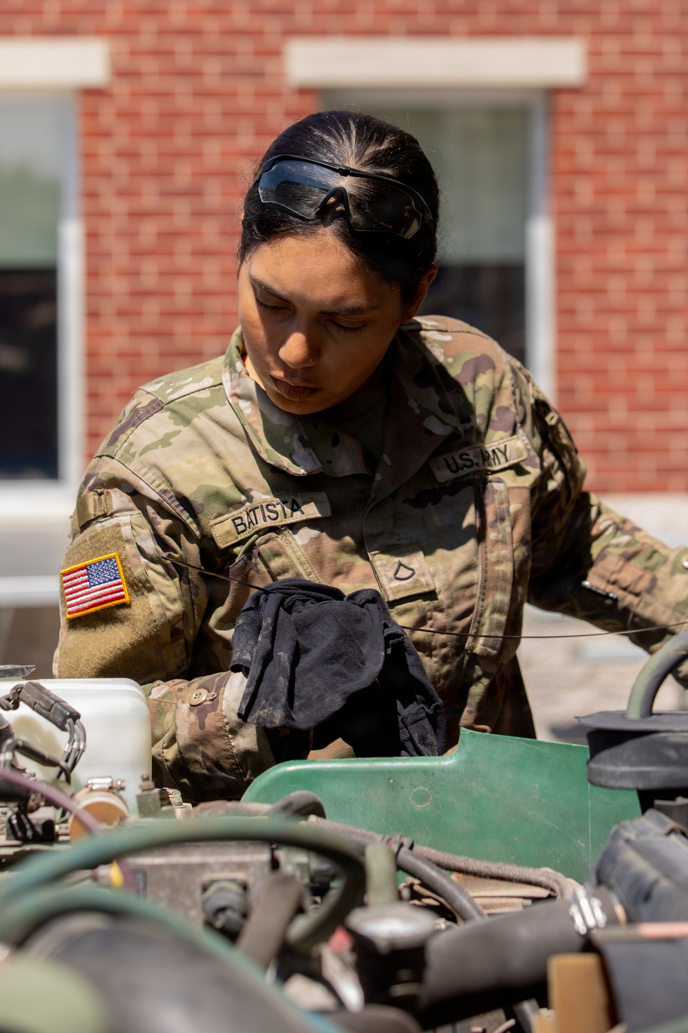 Iron Wrench Competition: Sharpens Soldiers' Maintenance Skills