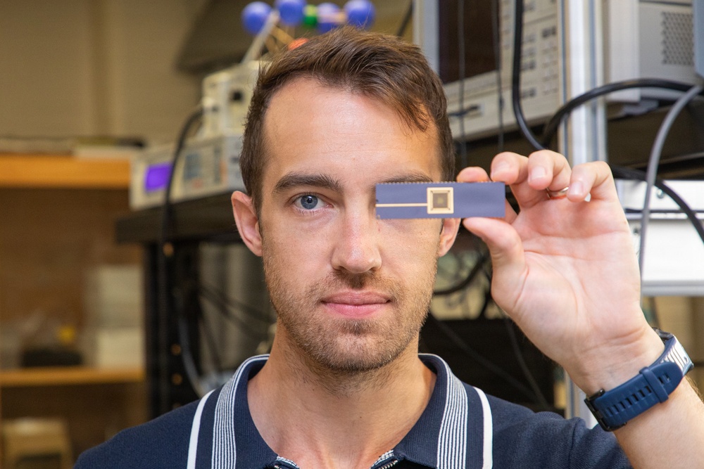 Fundamental research discovery solves thermal limits for future intelligent military systems