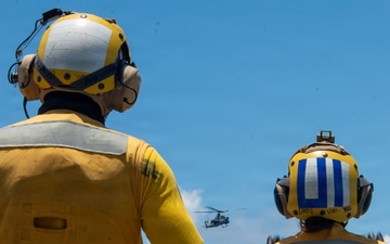 USS Essex (LHD 2) Flight Operations