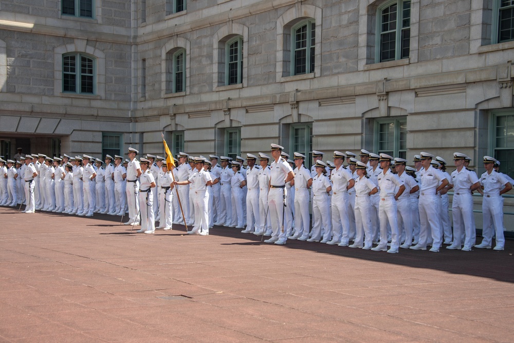 U.S. Naval Academy Plebe Parent Weekend kicks off with Noon Meal Formation