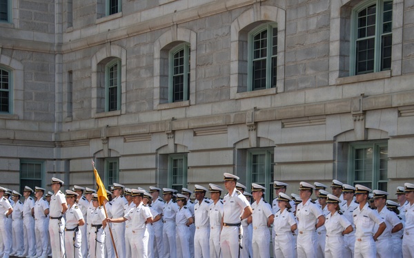 U.S. Naval Academy Plebe Parent Weekend kicks off with Noon Meal Formation