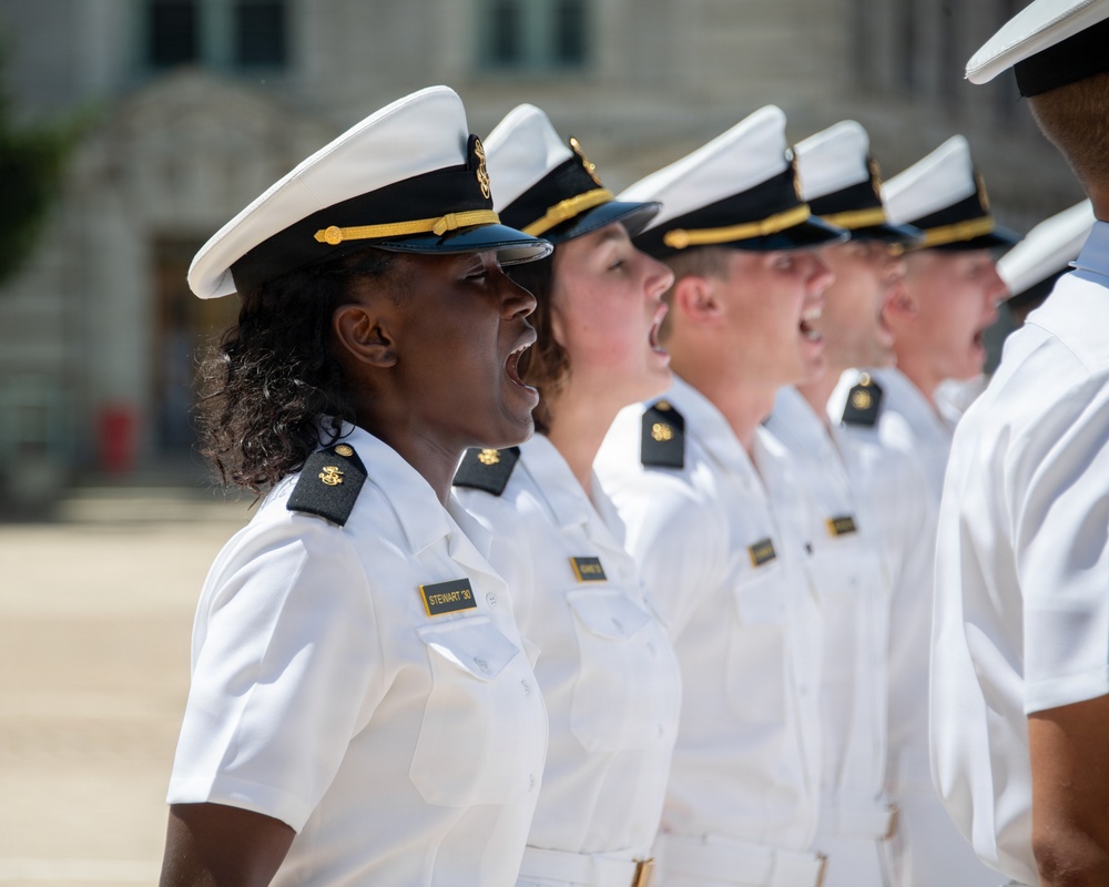 U.S. Naval Academy Plebe Parent Weekend kicks off with Noon Meal Formation