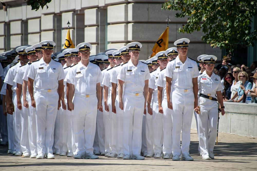 U.S. Naval Academy Plebe Parent Weekend kicks off with Noon Meal Formation