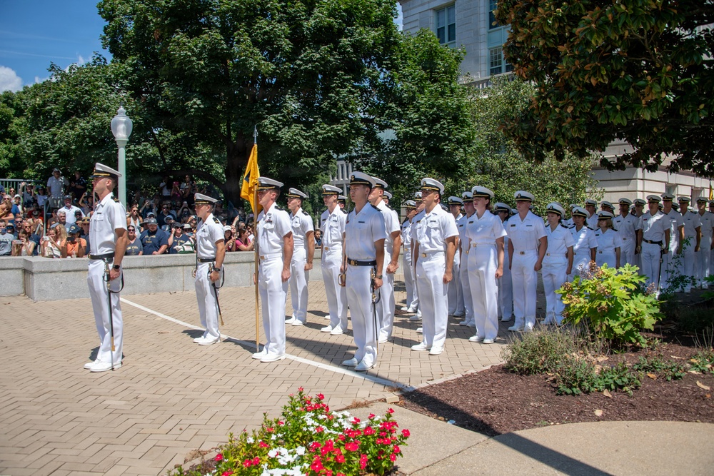 U.S. Naval Academy Plebe Parent Weekend kicks off with Noon Meal Formation