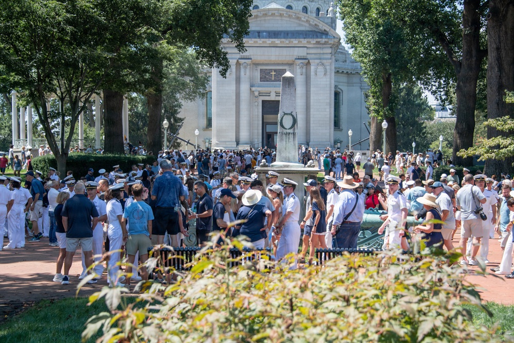 U.S. Naval Academy Plebe Parent Weekend kicks off with Noon Meal Formation