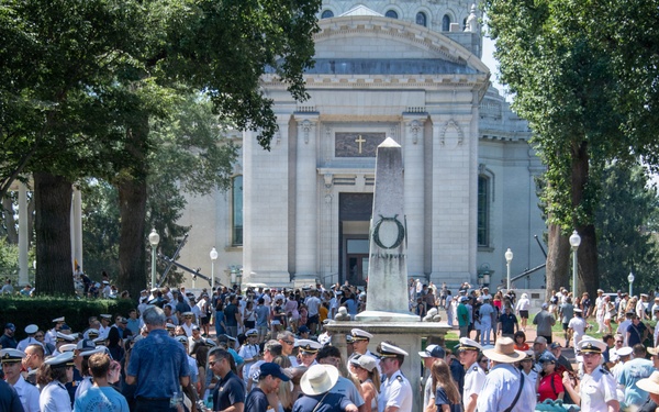 U.S. Naval Academy Plebe Parent Weekend kicks off with Noon Meal Formation