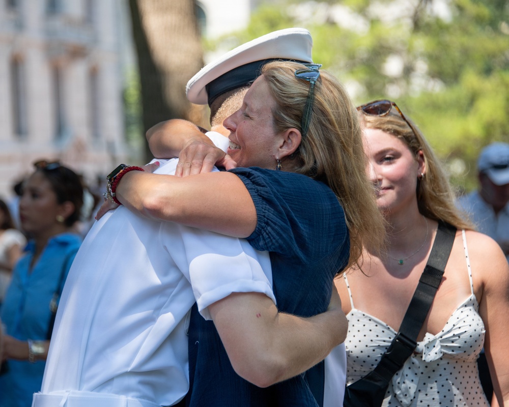 U.S. Naval Academy Plebe Parent Weekend kicks off with Noon Meal Formation