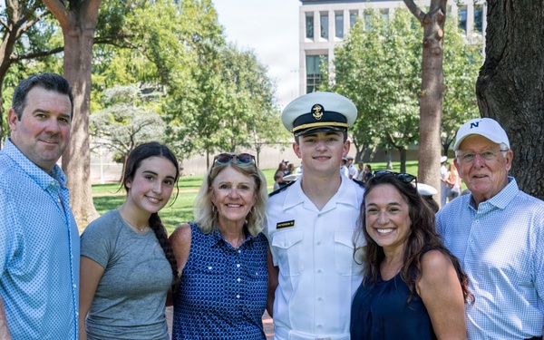 U.S. Naval Academy Plebe Parent Weekend kicks off with Noon Meal Formation