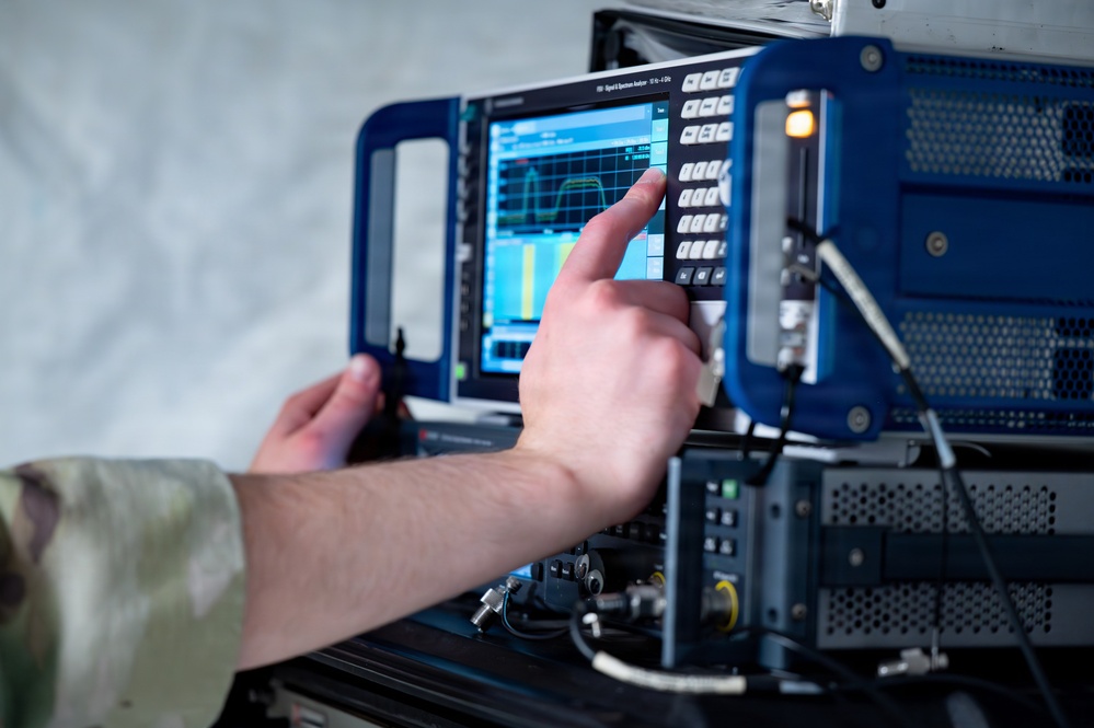 Electromagnetic Warfare Guardians Sharpen Tactical Edge with QLAA and GMT Systems