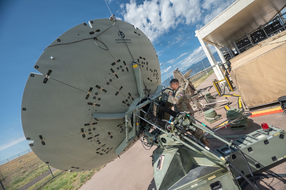 Electromagnetic Warfare Guardians Sharpen Tactical Edge with QLAA and GMT Systems