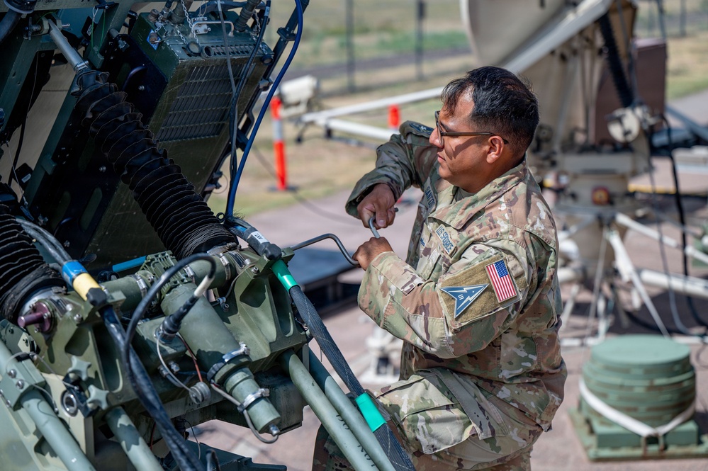 Electromagnetic Warfare Guardians Sharpen Tactical Edge with QLAA and GMT Systems