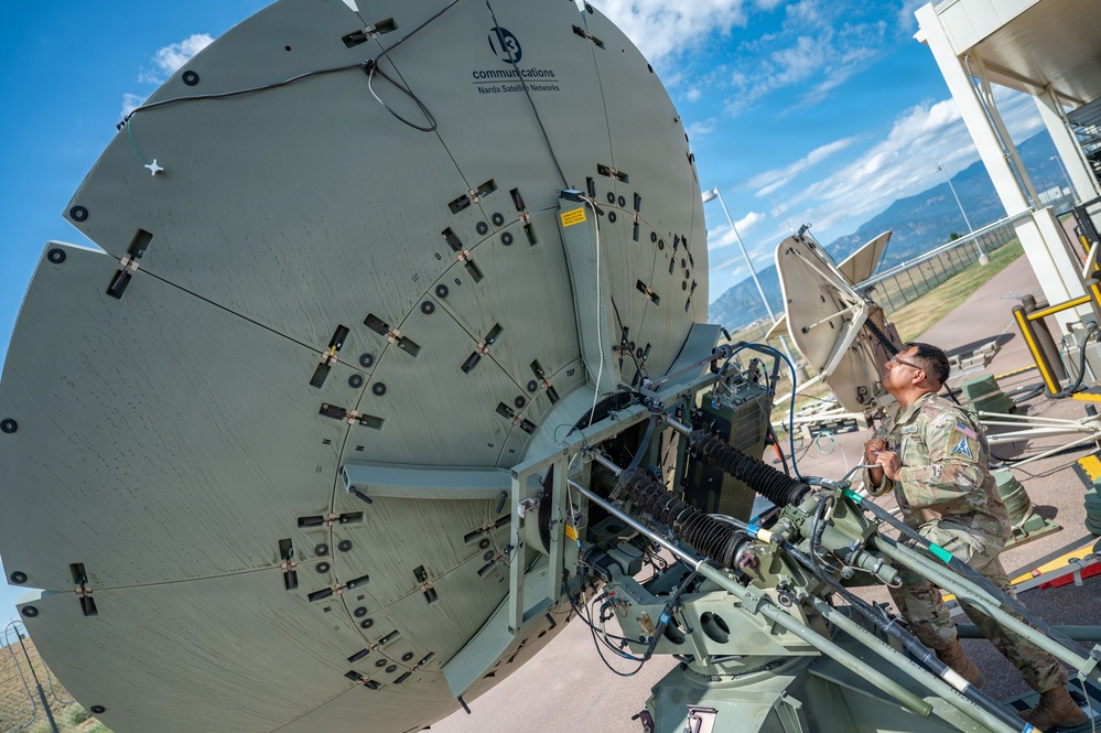 Electromagnetic Warfare Guardians Sharpen Tactical Edge with QLAA and GMT Systems