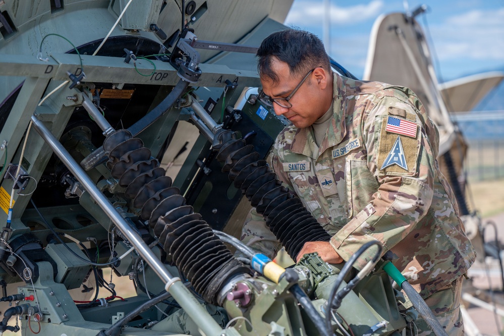 Electromagnetic Warfare Guardians Sharpen Tactical Edge with QLAA and GMT Systems