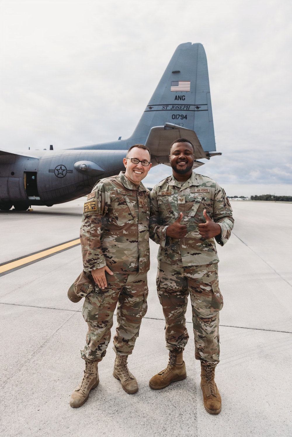 Tech. Sgt. Daveon Upchurch reenlists into the Missouri Air National Guard