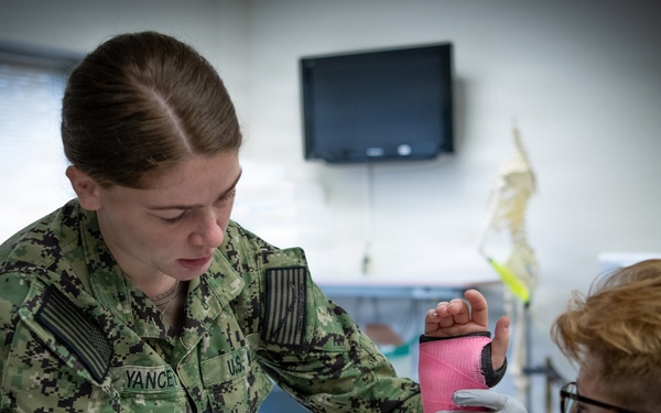 NMRTC Pensacola Corpsmen Perform Orthopaedic Training At Naval Hospital Pensacola