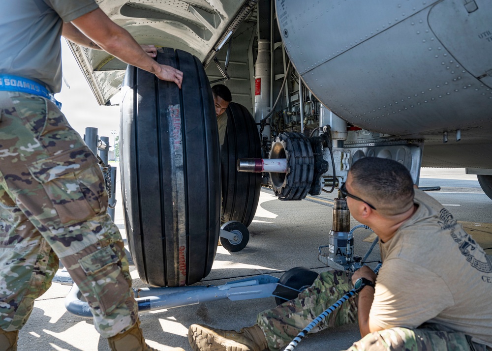 Maintainers restore aircraft for rapid global response