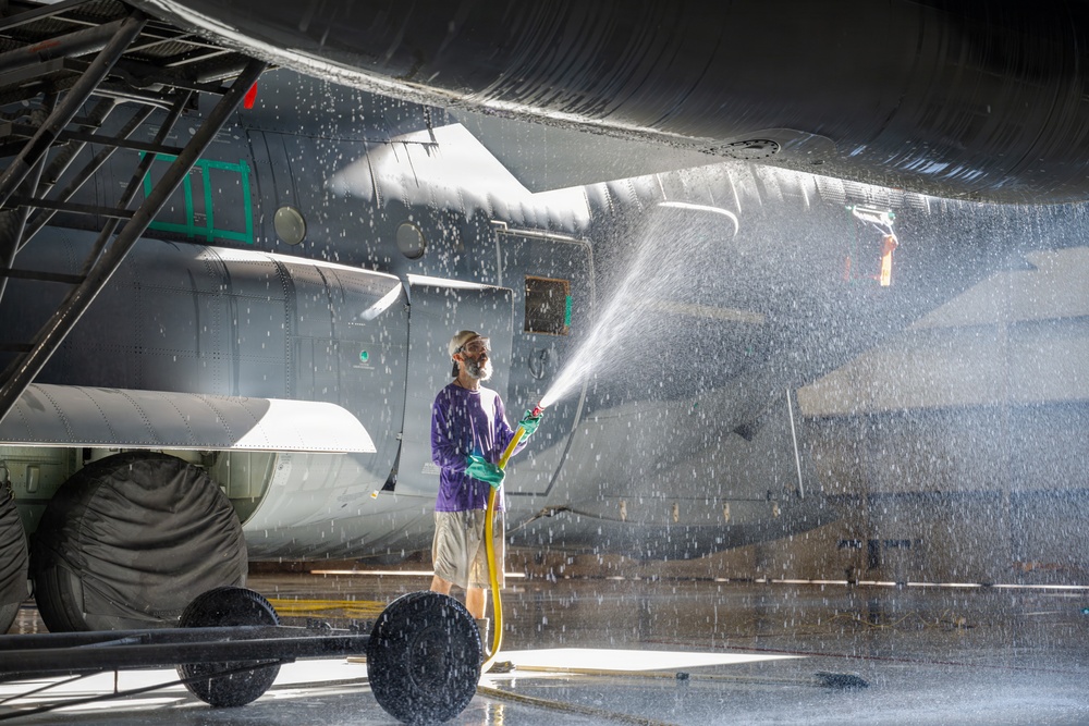 Maintainers restore aircraft for rapid global response