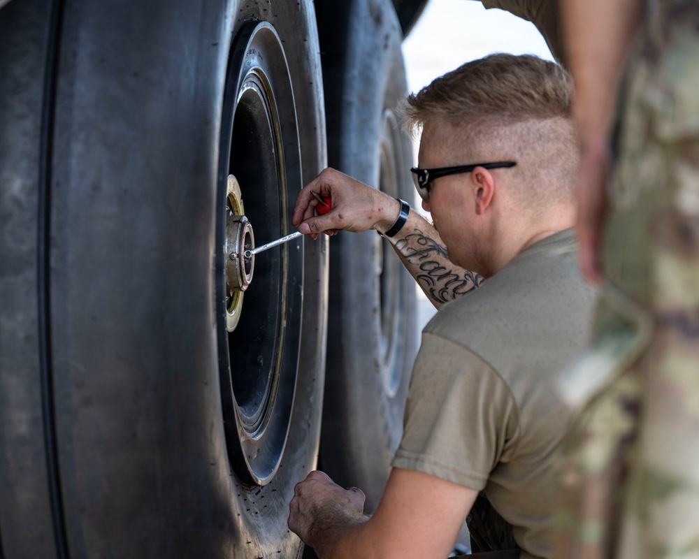 Maintainers restore aircraft for rapid global response