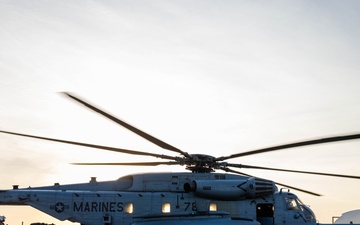 SLTE 4-26: 2nd Marine Division Off-Loads HDT WOLF from CH-53E Super Stallion