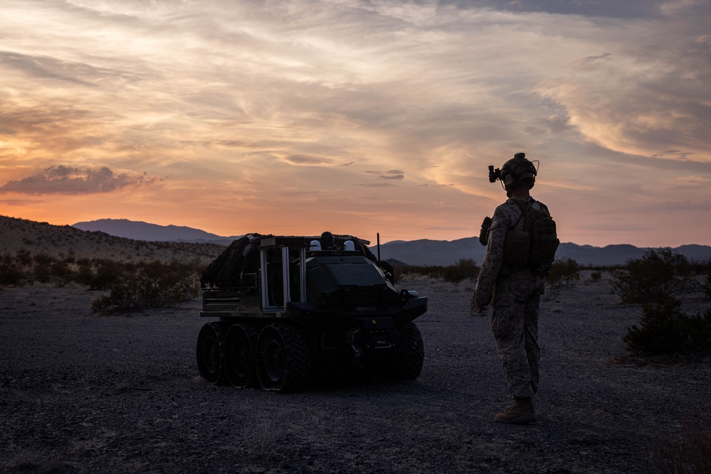 SLTE 4-26: 2nd Marine Division Off-Loads HDT WOLF from CH-53E Super Stallion