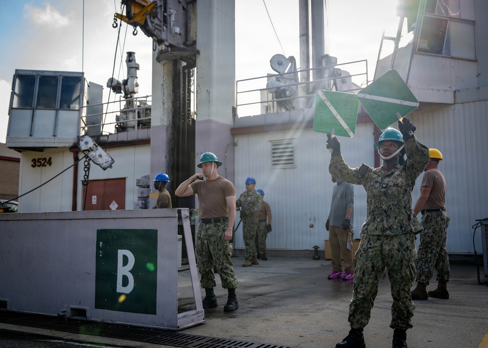 Military Sealift Command Reservists conduct Standard Tension Replenishment Alongside Method (STREAM) training