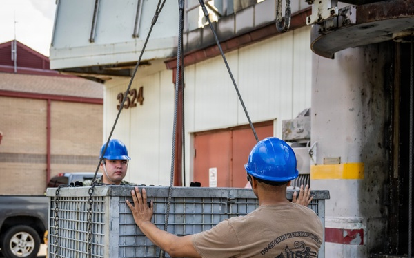 Military Sealift Command Reservists conduct Standard Tension Replenishment Alongside Method (STREAM) training