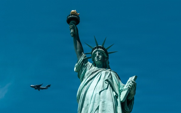 Thunderbirds fly over Statue of Liberty