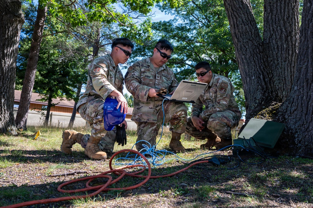 Combat communications Airmen build a radio frequency kit