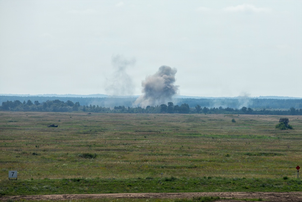 U.S. and British soldiers build interoperability as Paladins fire during range training