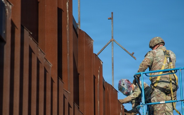 62nd Engineer Battalion Reinforces Southern Barrier with C-Wire