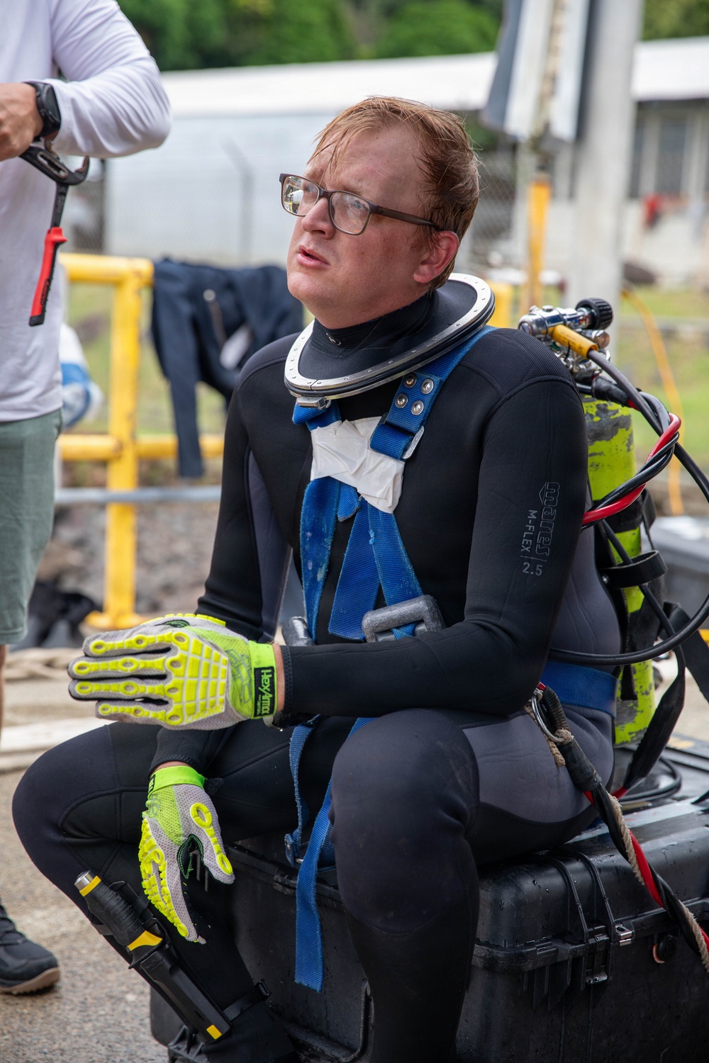 U.S. Army and Panamanian Divers conduct a Dive and Rescue Exercise