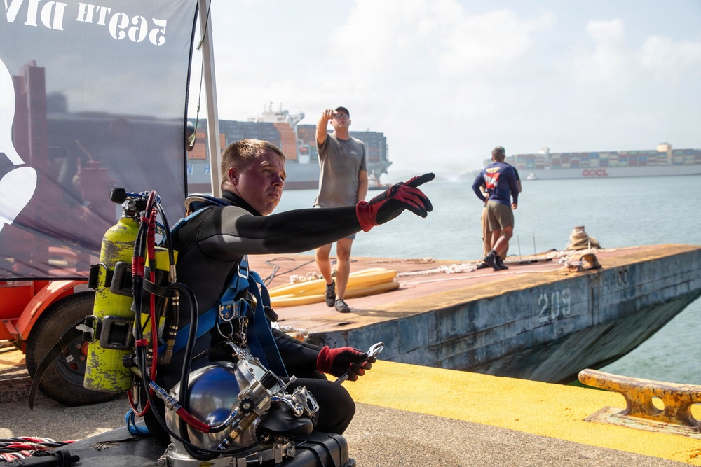 569th Dive Detachment conducts recovery exercise in Panama Canal