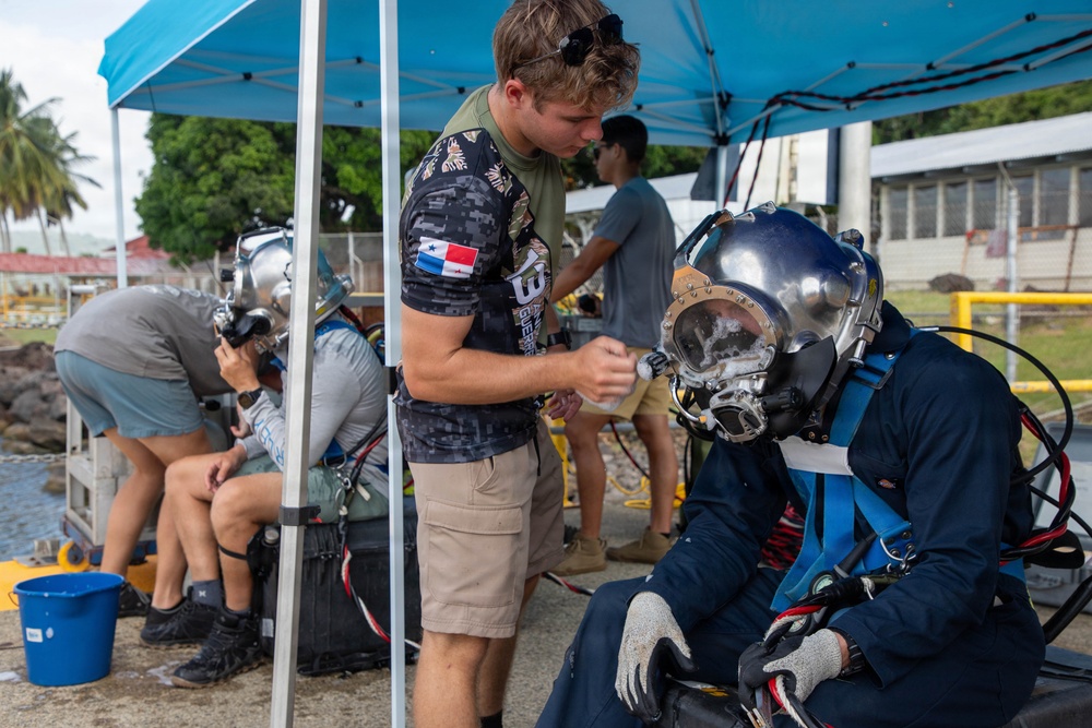 569th Dive Detachment conducts recovery exercise in Panama Canal