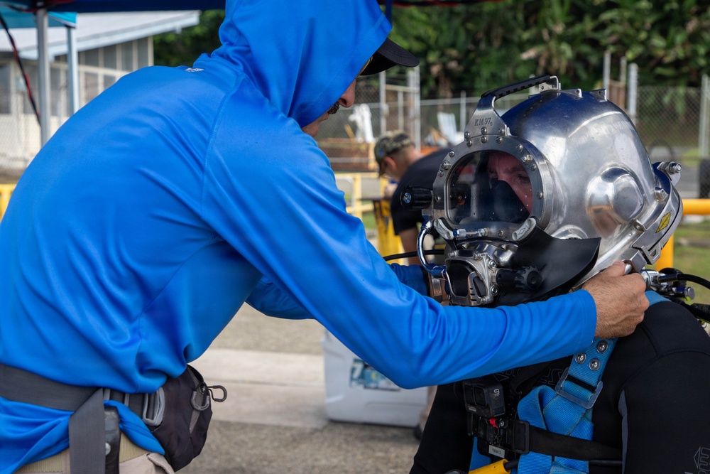 569th Dive Detachment conducts recovery exercise in Panama Canal