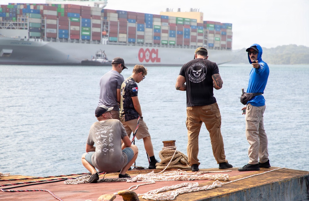 569th Dive Detachment conducts recovery exercise in Panama Canal