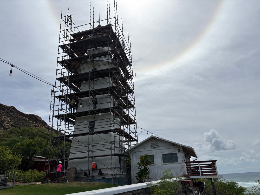 Diamond Head Lighthouse maintenance project