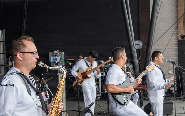 Horizon from Navy Band Great Lakes 4th of July Concert at Summerfest