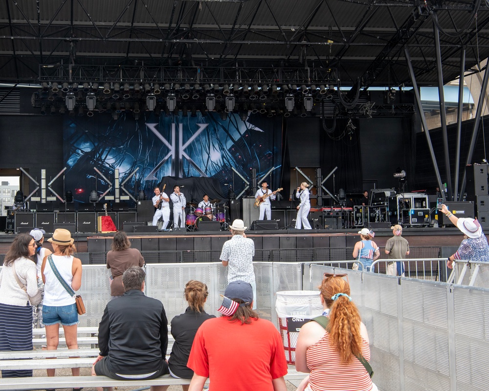 Horizon from Navy Band Great Lakes 4th of July Concert at Summerfest