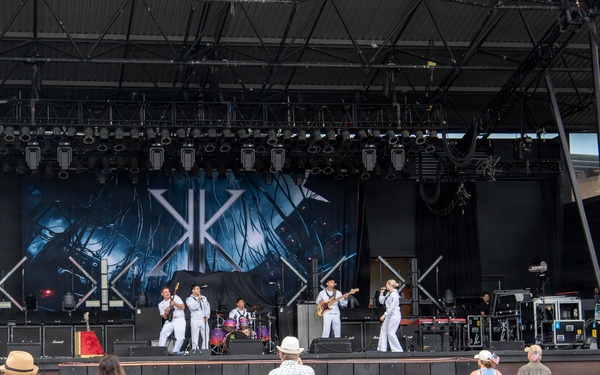 Horizon from Navy Band Great Lakes 4th of July Concert at Summerfest