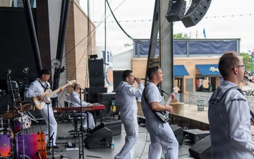 Horizon from Navy Band Great Lakes 4th of July Concert at Summerfest