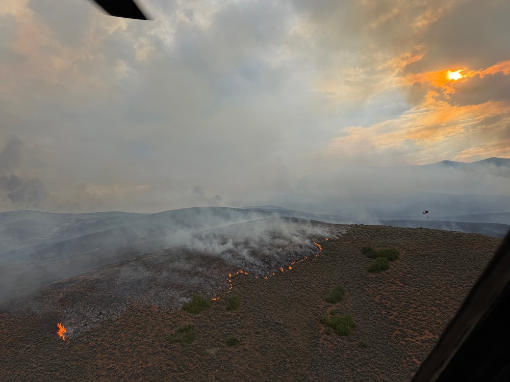 Utah National Guard Aviation Crews Support Wildfire Response from the Air