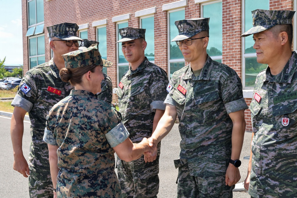 MARFORK commander tours ROKMC Base Pohang