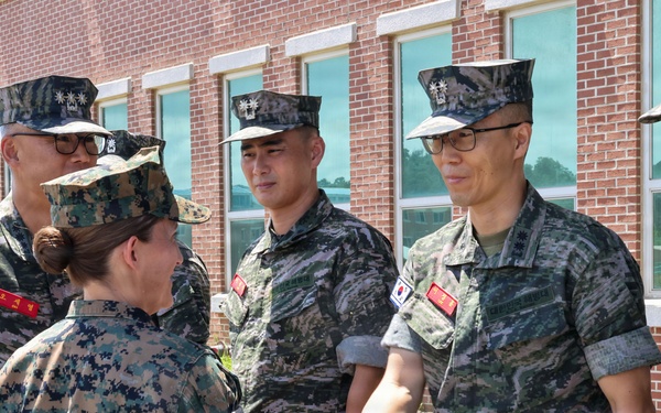MARFORK commander tours ROKMC Base Pohang