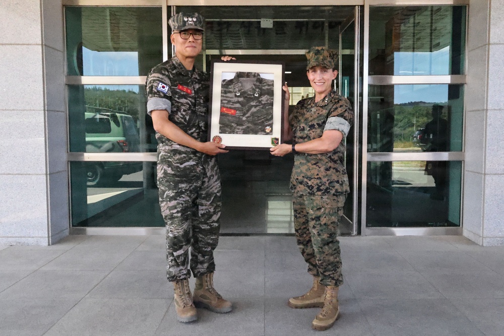 MARFORK commander tours ROKMC Base Pohang
