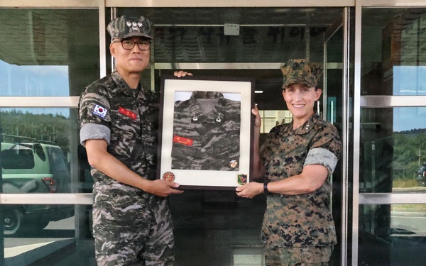 MARFORK commander tours ROKMC Base Pohang