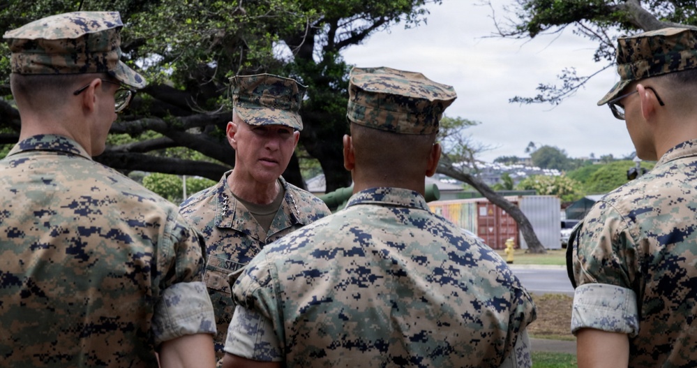 Commandant Visits MCBH: Commandant engages with Marines during visit to Marine Corps Base Hawaii