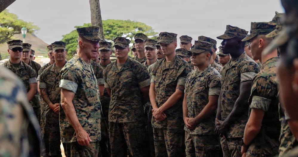 Commandant Visits MCBH: Commandant engages with Marines during visit to Marine Corps Base Hawaii
