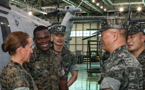 MARFORK commander tours ROKMC Base Pohang